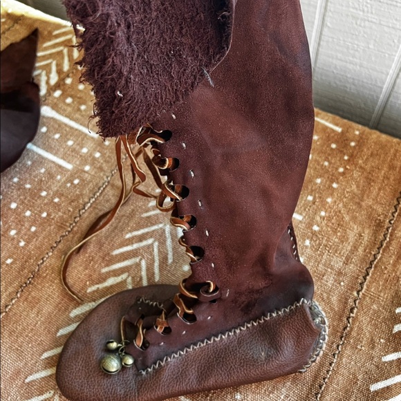 Brown leather moccasins - Picture 4 of 4